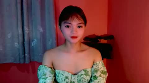 Snapshot of sensational_yeng chatting on November 12, 4:07 pm sensational_yeng online show from November 12, 4:07 pm