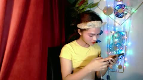 Snapshot of sensational_yeng chatting on December 19, 4:41 am sensational_yeng online show from December 19, 4:41 am