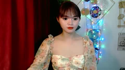 Snapshot of sensational_yeng chatting on December 22, 10:40 pm sensational_yeng online show from December 22, 10:40 pm