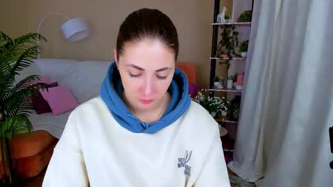 sensitiveheartt online show from October 5, 4:16 pm