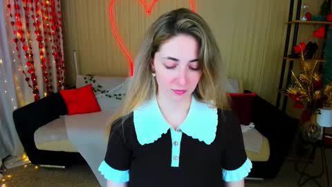 sensitiveheartt online show from March 17, 7:39 pm