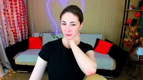 sensitiveheartt online show from March 24, 11:15 am