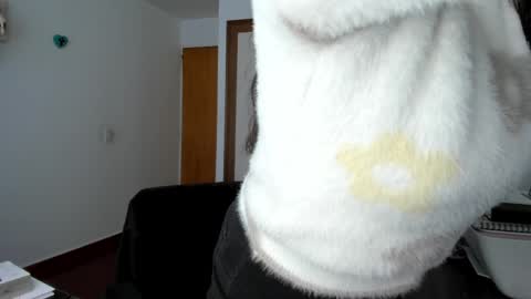 Samantha -  online show from April 8, 5:46 pm