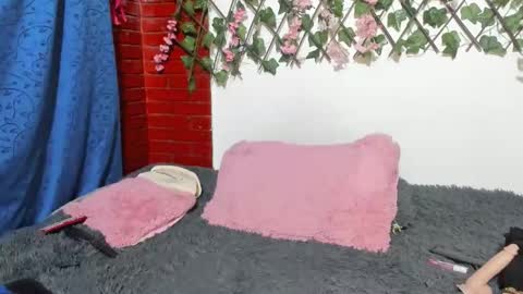 Snapshot of sensual_crital chatting on September 30, 4:56 pm cristal online show from September 30, 4:56 pm