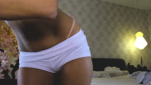 Snapshot of sensual_giaa chatting on January 4, 7:45 am Gia online show from January 4, 7:45 am