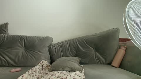 Snapshot of sensual_jasmine chatting on December 13, 4:43 am Jasmine online show from December 13, 4:43 am