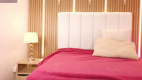 Snapshot of sensual_kim77 chatting on April 20, 12:41 pm Sensual Kim77 online show from April 20, 12:41 pm