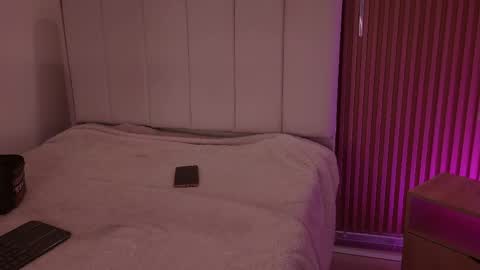 Snapshot of sensual_kim77 chatting on April 25, 12:41 pm Sensual Kim77 online show from April 25, 12:41 pm