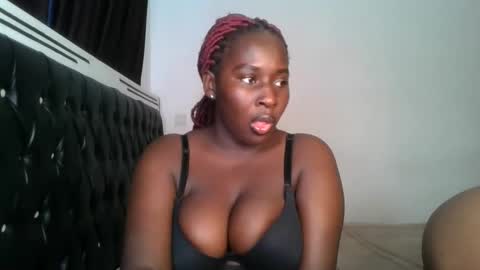 Snapshot of sensual_ria chatting on May 23, 6:51 am sensual_ria online show from May 23, 6:51 am