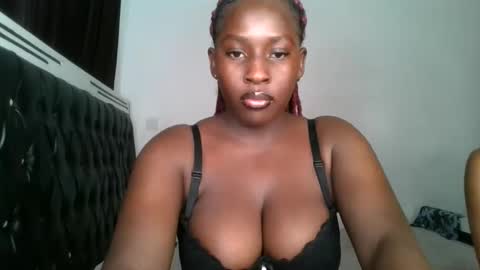 Snapshot of sensual_ria chatting on May 31, 6:21 am sensual_ria online show from May 31, 6:21 am