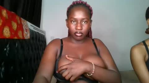 Snapshot of sensual_ria chatting on June 7, 7:17 pm sensual_ria online show from June 7, 7:17 pm