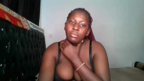 Snapshot of sensual_ria chatting on June 8, 5:08 am sensual_ria online show from June 8, 5:08 am