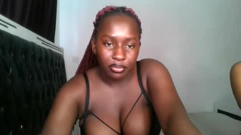Snapshot of sensual_ria chatting on June 10, 6:34 am sensual_ria online show from June 10, 6:34 am