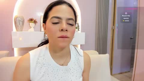 Sophie     online show from March 17, 11:13 am