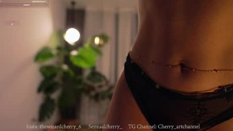Snapshot of sensualcherry_ chatting on April 5, 11:13 pm Maria- OF sensual bee online show from April 5, 11:13 pm