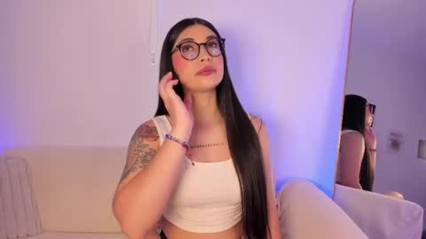 Snapshot of sensualhaven_ chatting on May 3, 6:03 pm sensualhaven_ online show from May 3, 6:03 pm