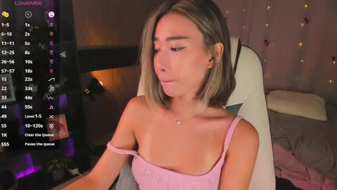 Kiki online show from May 10, 3:17 pm