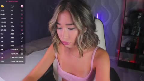 Kiki online show from May 17, 2:46 pm