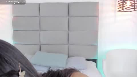 Jeen  online show from January 12, 7:30 pm