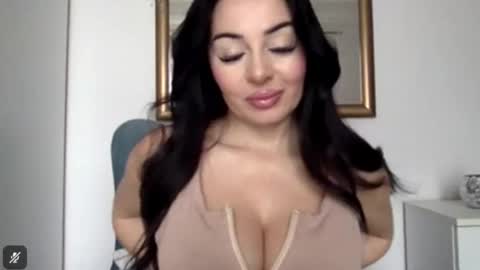 sensuallstella online show from November 27, 8:05 am