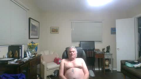 sensualsteve106 online show from December 4, 3:59 am