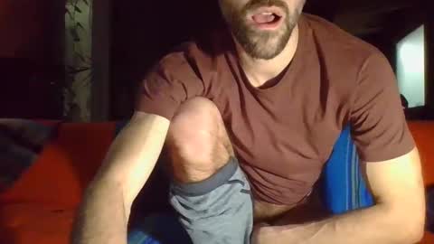 Snapshot of sensuasculine chatting on December 29, 11:08 pm Matt online show from December 29, 11:08 pm
