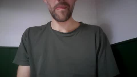 Snapshot of sensuasculine chatting on April 4, 10:40 pm Matt online show from April 4, 10:40 pm