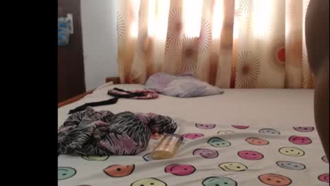 Snapshot of sera_booty chatting on September 29, 6:40 am Anne online show from September 29, 6:40 am