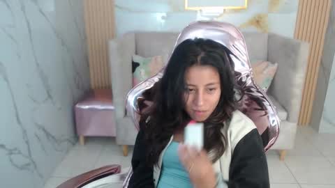 serabella_s online show from December 17, 1:06 pm