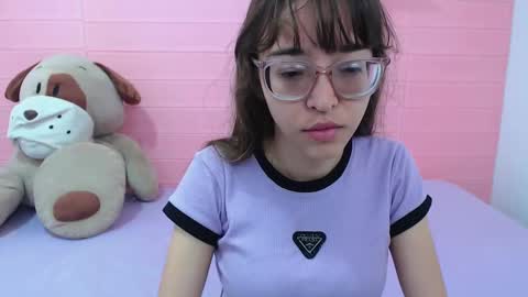 Snapshot of serafina_ chatting on January 8, 12:15 pm serafina_ online show from January 8, 12:15 pm