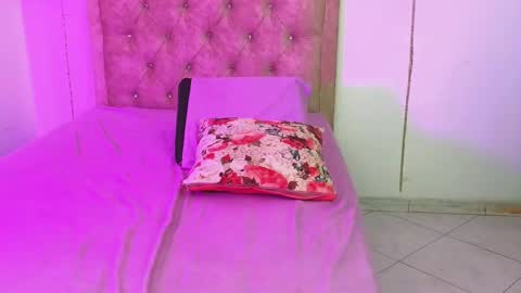 Snapshot of serafina_ chatting on January 13, 3:58 pm serafina_ online show from January 13, 3:58 pm