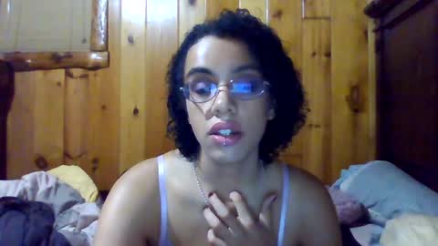 Snapshot of seraphina_sapphire chatting on August 3, 1:04 am seraphina_sapphire online show from August 3, 1:04 am
