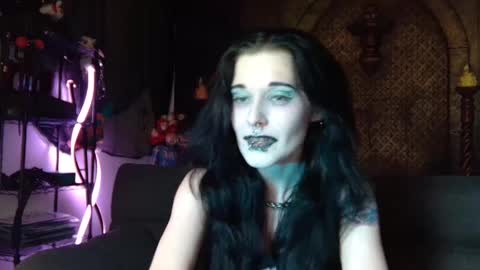 Snapshot of seraphinmunster chatting on September 23, 9:29 pm Seraphin Munster online show from September 23, 9:29 pm