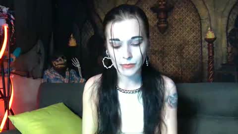 Snapshot of seraphinmunster chatting on October 28, 6:10 pm Seraphin Munster online show from October 28, 6:10 pm
