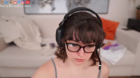 Snapshot of serareads chatting on March 22, 9:51 pm SeraReads online show from March 22, 9:51 pm