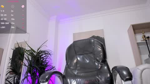 serena___ online show from December 23, 9:16 am