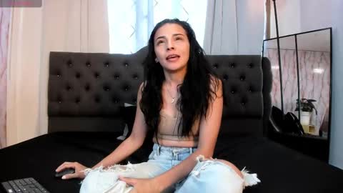 Snapshot of serena_garcia chatting on October 3, 8:50 pm serena_garcia online show from October 3, 8:50 pm