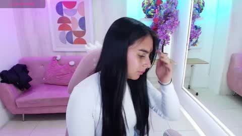 Serena  online show from February 11, 7:41 pm