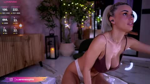 Snapshot of serene_sophiex chatting on March 18, 10:35 pm Serene Sophiex online show from March 18, 10:35 pm