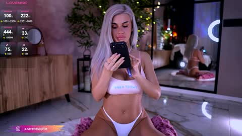 Snapshot of serene_sophiex chatting on March 28, 9:03 pm Serene Sophiex online show from March 28, 9:03 pm