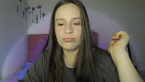 Snapshot of serenity_crystal chatting on October 12, 10:20 pm serenity_crystal online show from October 12, 10:20 pm