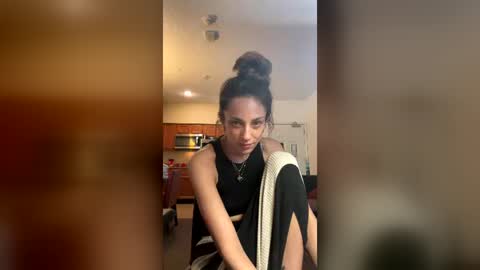 serenityroseee online show from June 16, 9:28 pm