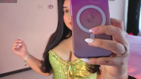 Snapshot of serenna_se chatting on April 6, 8:10 pm Serenna Cruz online show from April 6, 8:10 pm