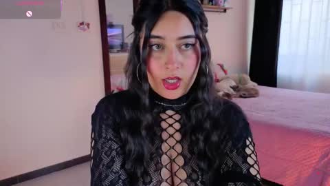 Snapshot of serenna_se chatting on April 28, 8:47 pm Serenna Cruz online show from April 28, 8:47 pm