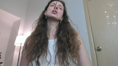 Hey Guys and Girls non-binary personalities  Im Sereta online show from December 28, 1:49 pm