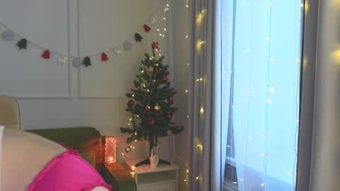 Hey Guys and Girls non-binary personalities  Im Sereta online show from January 4, 10:38 am