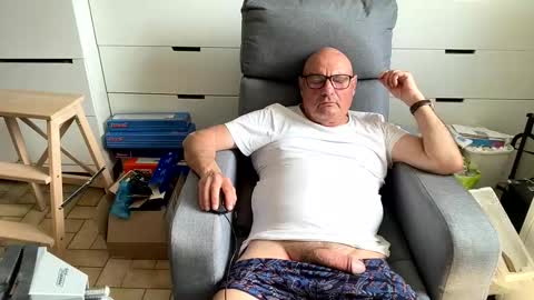 serge8413 online show from April 21, 12:33 pm