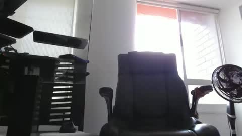 Snapshot of serioyhetero19 chatting on October 4, 7:01 pm hetero serio discreto online show from October 4, 7:01 pm