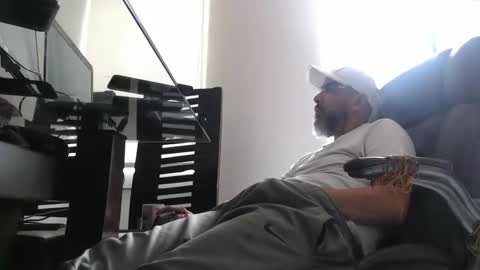 Snapshot of serioyhetero19 chatting on October 16, 6:31 pm hetero serio discreto online show from October 16, 6:31 pm