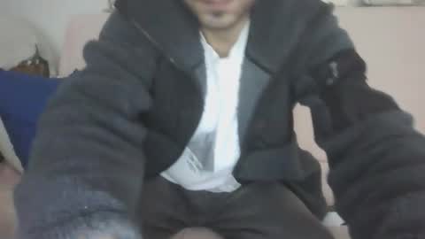 Snapshot of sero98313230 chatting on February 2, 8:24 am sero98313230 online show from February 2, 8:24 am